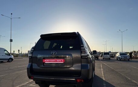 Toyota Land Cruiser Prado 150 рестайлинг, 2022 год, 6 300 000 рублей, 2 фотография