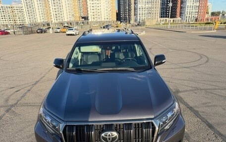 Toyota Land Cruiser Prado 150 рестайлинг, 2022 год, 6 300 000 рублей, 3 фотография