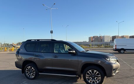 Toyota Land Cruiser Prado 150 рестайлинг, 2022 год, 6 300 000 рублей, 5 фотография