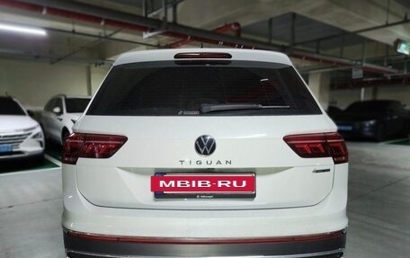 Volkswagen Tiguan II, 2023 год, 3 170 777 рублей, 2 фотография