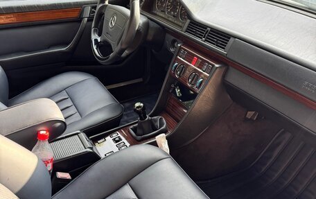 Mercedes-Benz E-Класс, 1995 год, 1 370 000 рублей, 8 фотография