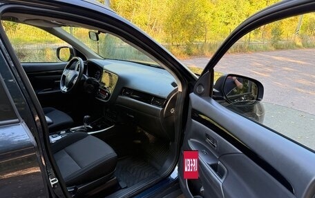 Mitsubishi Outlander III рестайлинг 3, 2018 год, 2 350 000 рублей, 24 фотография