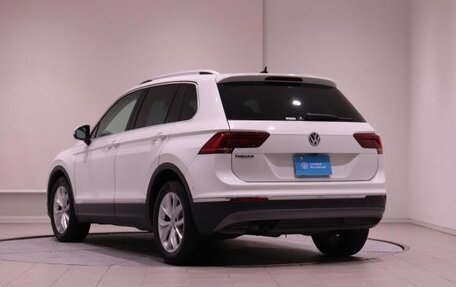 Volkswagen Tiguan II, 2018 год, 1 750 006 рублей, 5 фотография