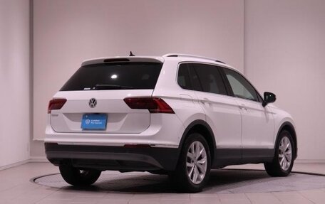 Volkswagen Tiguan II, 2018 год, 1 750 006 рублей, 6 фотография