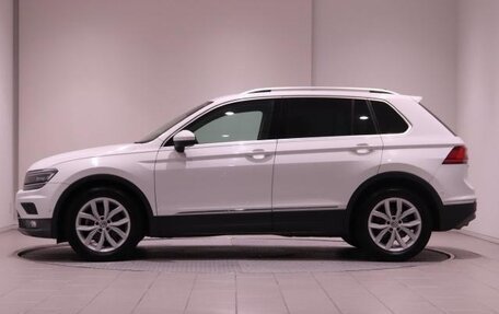 Volkswagen Tiguan II, 2018 год, 1 750 006 рублей, 3 фотография