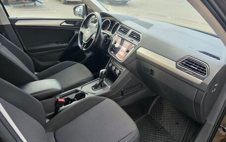Volkswagen Tiguan II, 2019 год, 2 200 000 рублей, 9 фотография