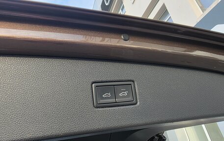 Volkswagen Tiguan II, 2019 год, 2 200 000 рублей, 13 фотография