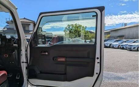 Suzuki Jimny, 2023 год, 1 499 000 рублей, 11 фотография