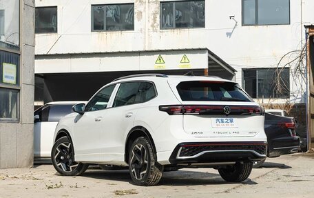 Volkswagen Tiguan, 2024 год, 4 705 000 рублей, 6 фотография