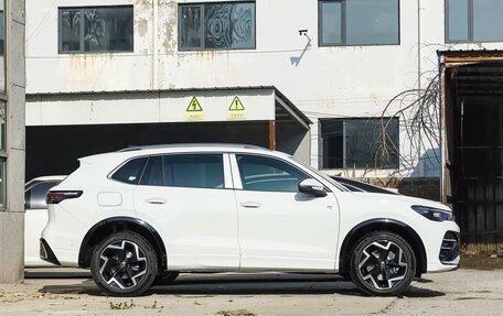 Volkswagen Tiguan, 2024 год, 4 705 000 рублей, 5 фотография