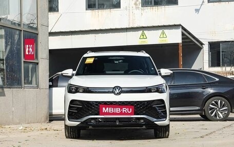 Volkswagen Tiguan, 2024 год, 4 705 000 рублей, 2 фотография