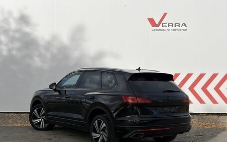 Volkswagen Touareg III, 2018 год, 3 520 000 рублей, 4 фотография