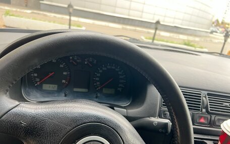 Volkswagen Golf IV, 2002 год, 300 000 рублей, 3 фотография
