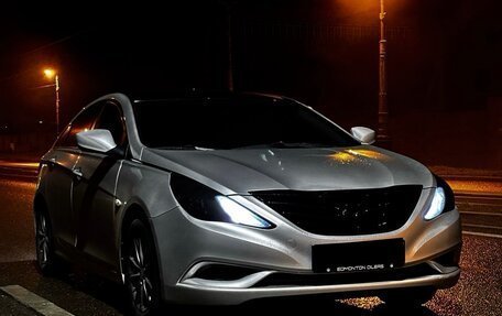 Hyundai Sonata VI, 2011 год, 1 050 000 рублей, 2 фотография