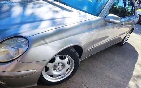 Mercedes-Benz E-Класс, 2004 год, 990 000 рублей, 3 фотография