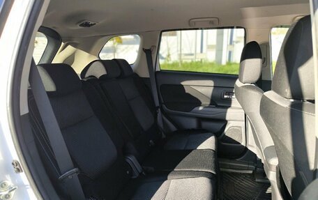 Mitsubishi Outlander III рестайлинг 3, 2018 год, 1 875 000 рублей, 8 фотография