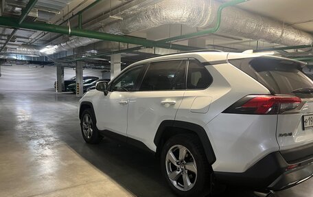 Toyota RAV4, 2019 год, 3 423 000 рублей, 4 фотография