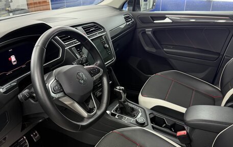 Volkswagen Tiguan II, 2021 год, 4 000 000 рублей, 4 фотография