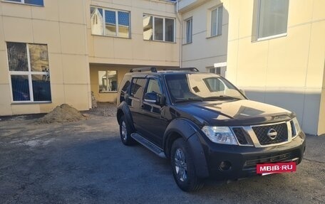 Nissan Pathfinder, 2011 год, 1 590 000 рублей, 2 фотография