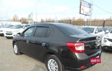 Renault Logan II, 2017 год, 850 000 рублей, 2 фотография