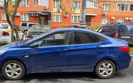 Hyundai Solaris II рестайлинг, 2013 год, 689 000 рублей, 2 фотография