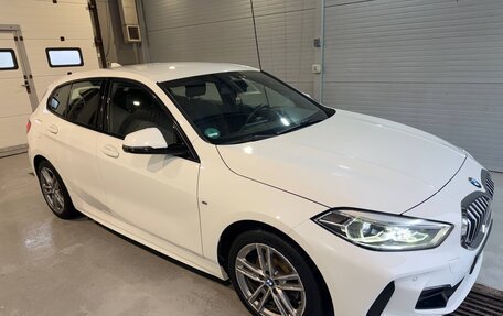 BMW 1 серия, 2020 год, 3 200 000 рублей, 6 фотография
