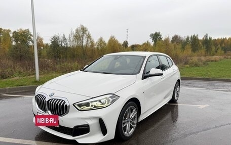 BMW 1 серия, 2020 год, 3 200 000 рублей, 2 фотография
