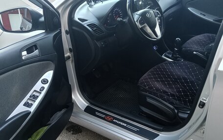 Hyundai Solaris II рестайлинг, 2012 год, 680 000 рублей, 9 фотография
