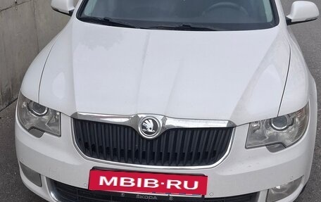 Skoda Superb III рестайлинг, 2012 год, 1 200 000 рублей, 1 фотография