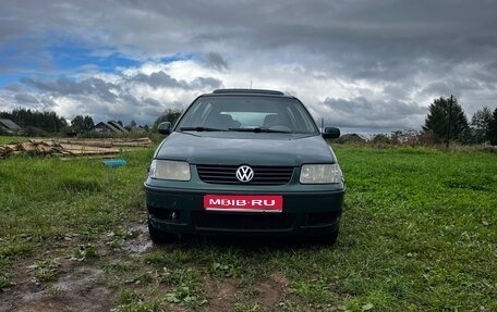Volkswagen Polo III рестайлинг, 2001 год, 200 000 рублей, 1 фотография