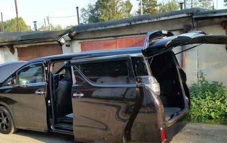 Toyota Vellfire II, 2017 год, 3 400 000 рублей, 6 фотография