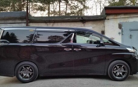 Toyota Vellfire II, 2017 год, 3 400 000 рублей, 2 фотография