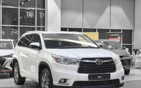 Toyota Highlander III, 2014 год, 2 499 000 рублей, 1 фотография