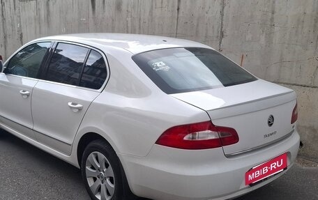 Skoda Superb III рестайлинг, 2012 год, 1 200 000 рублей, 3 фотография