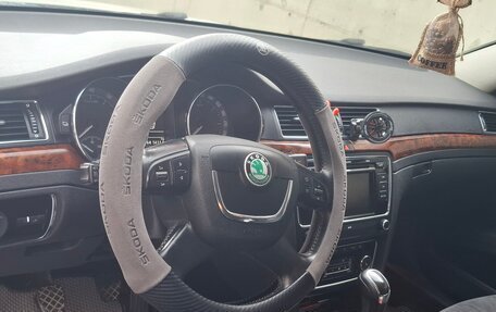 Skoda Superb III рестайлинг, 2012 год, 1 200 000 рублей, 5 фотография