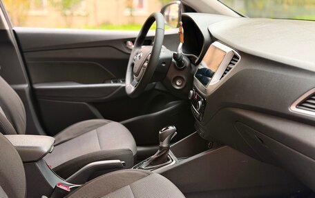 Hyundai Solaris II рестайлинг, 2018 год, 1 225 000 рублей, 11 фотография