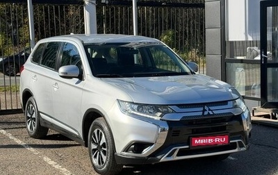 Mitsubishi Outlander III рестайлинг 3, 2018 год, 2 159 000 рублей, 1 фотография