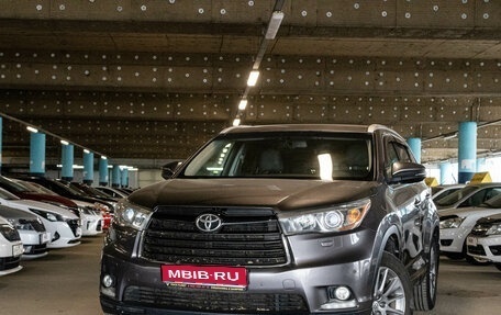 Toyota Highlander III, 2014 год, 2 496 000 рублей, 1 фотография
