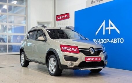 Renault Sandero II рестайлинг, 2015 год, 989 000 рублей, 1 фотография