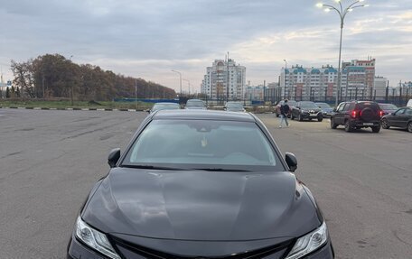 Toyota Camry, 2021 год, 3 550 000 рублей, 1 фотография