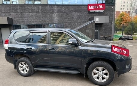 Toyota Land Cruiser Prado 150 рестайлинг, 2013 год, 2 100 000 рублей, 3 фотография