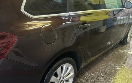 Opel Astra J, 2013 год, 700 000 рублей, 1 фотография