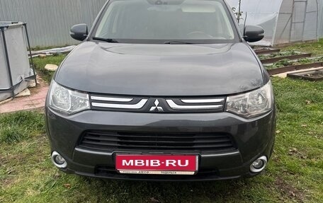 Mitsubishi Outlander III рестайлинг 3, 2013 год, 1 280 000 рублей, 1 фотография