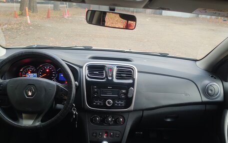 Renault Logan II, 2017 год, 450 000 рублей, 1 фотография