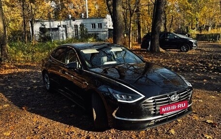 Hyundai Sonata VIII, 2021 год, 2 500 000 рублей, 2 фотография