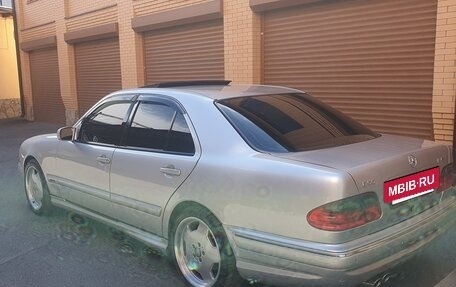 Mercedes-Benz E-Класс AMG, 2001 год, 1 200 000 рублей, 5 фотография