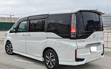 Honda Stepwgn IV рестайлинг, 2021 год, 1 900 000 рублей, 4 фотография