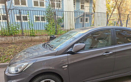 Hyundai Solaris II рестайлинг, 2013 год, 950 000 рублей, 2 фотография