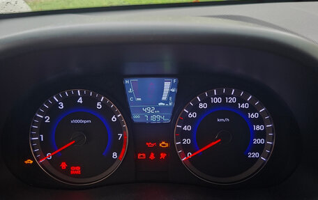Hyundai Solaris II рестайлинг, 2013 год, 950 000 рублей, 11 фотография