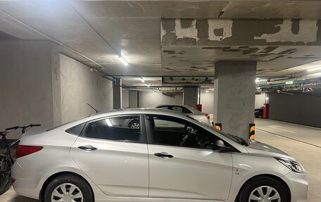Hyundai Solaris II рестайлинг, 2012 год, 770 000 рублей, 3 фотография